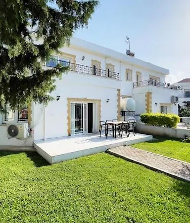 Villa Tropical Cyprus With Swimming Pool *