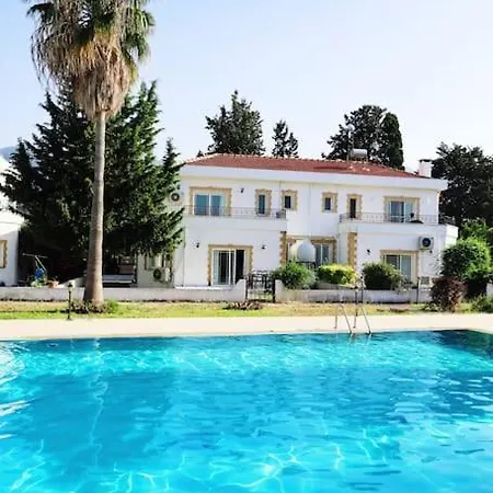 Tropical Cyprus With Swimming Pool Villa Kyrenia (Northern Cyprus)