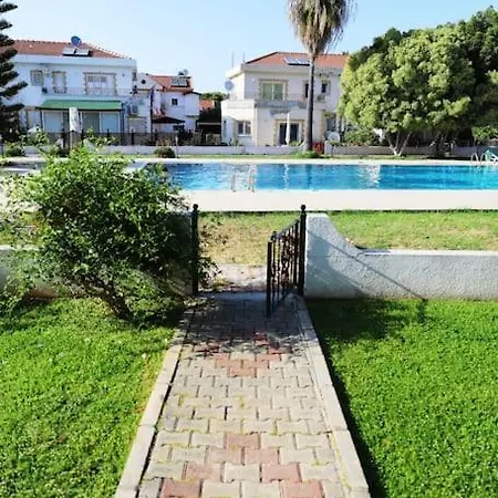 Tropical Cyprus With Swimming Pool * Kyrenia (Northern Cyprus)